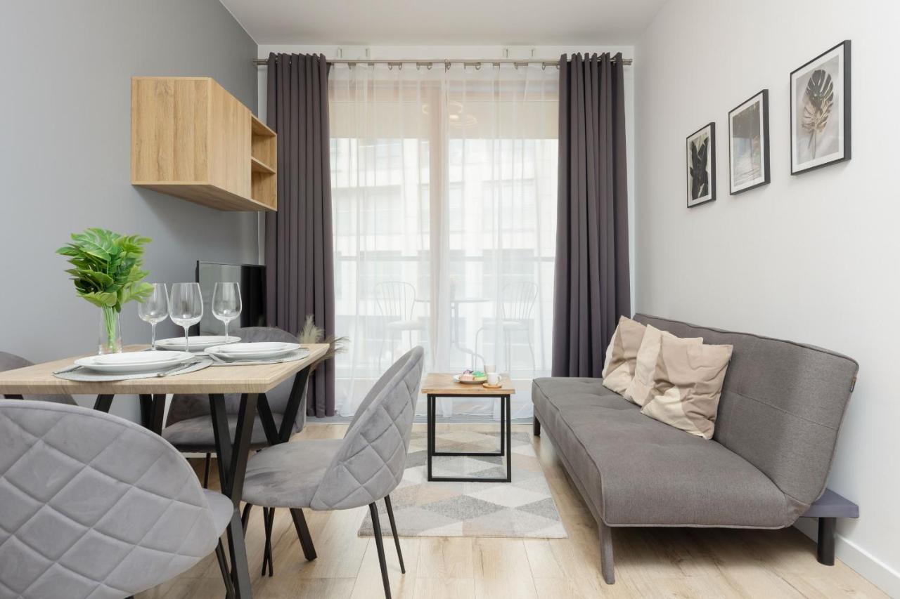 Cozy Apartments With Parking In The 19Th District By Noclegi Renters Varşova Dış mekan fotoğraf