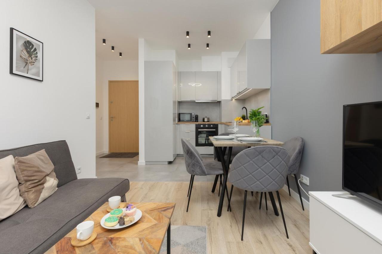 Cozy Apartments With Parking In The 19Th District By Noclegi Renters Varşova Dış mekan fotoğraf