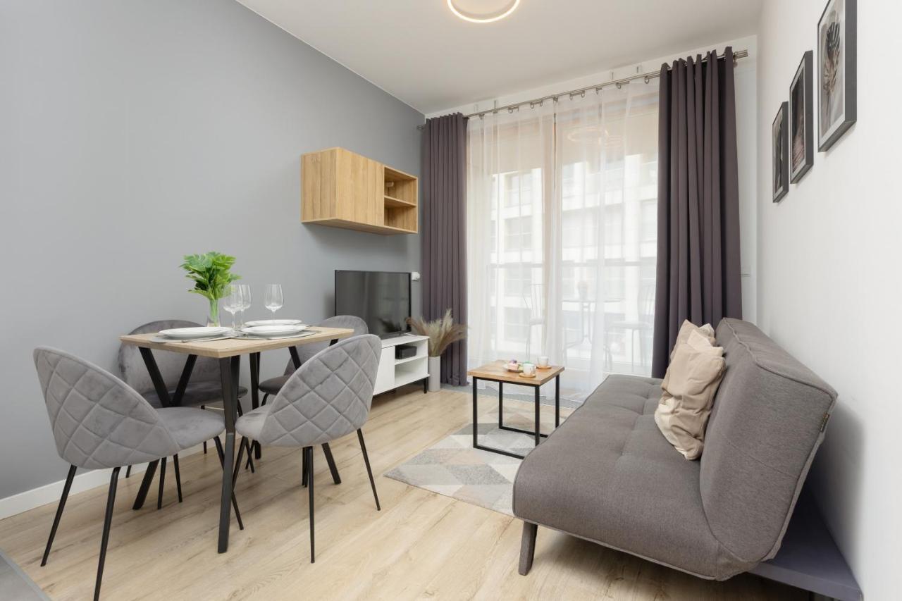 Cozy Apartments With Parking In The 19Th District By Noclegi Renters Varşova Dış mekan fotoğraf