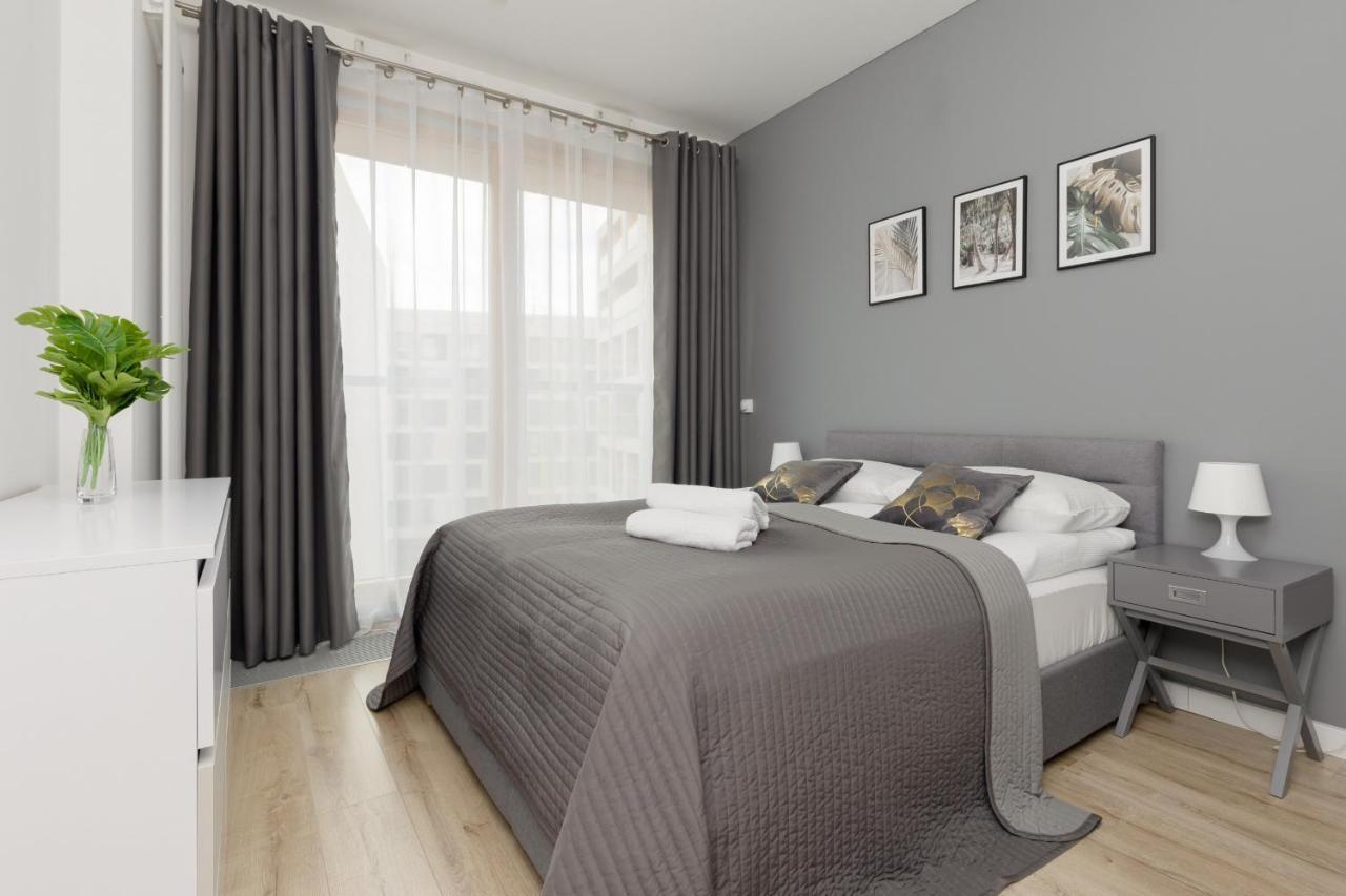 Cozy Apartments With Parking In The 19Th District By Noclegi Renters Varşova Dış mekan fotoğraf